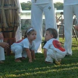 Enfance – premiers pas dans la roda